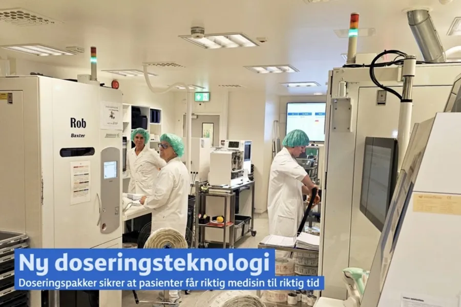 En gruppe personer i et rom